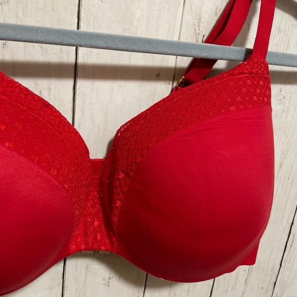 Victoria’s Secret Red Bra Size 38DDD Great Condition! - Picture 2 of 11